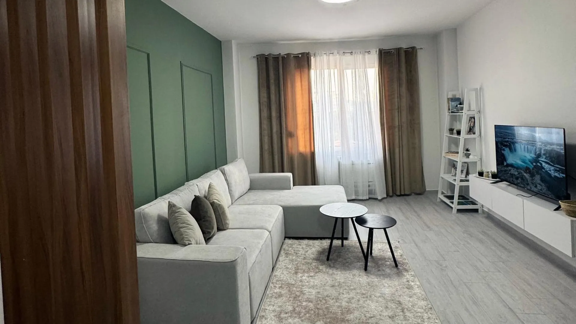 Enol Plazza Apartment Tirana